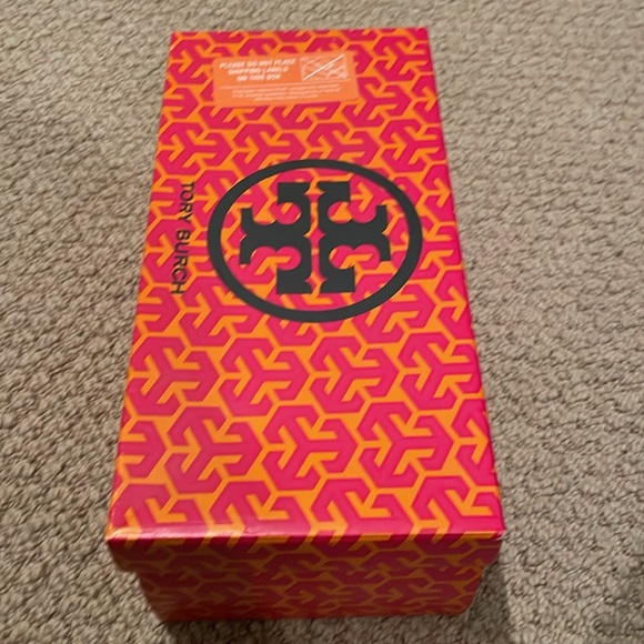 Tory Burch Tan Logo Flats - Picture 7 of 7